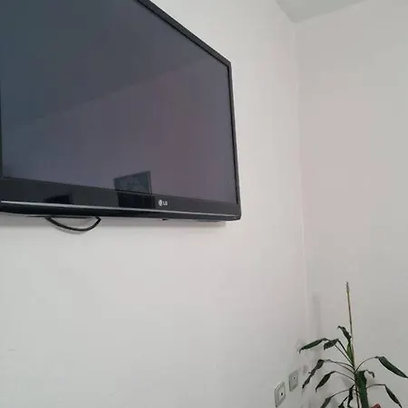 Apartment 52