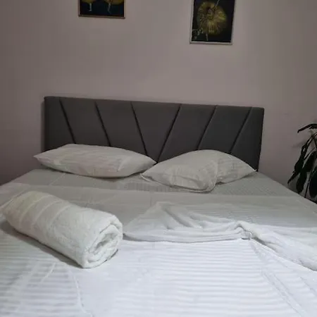 52 Apartment *